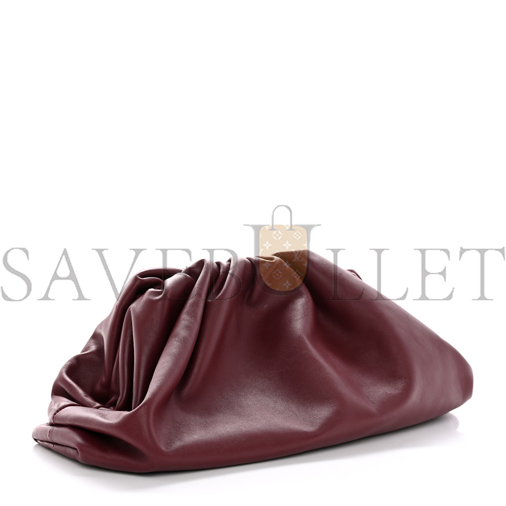 BOTTEGA VENETA SMOOTH BUTTER CALF THE POUCH OVERSIZED CLUTCH BORDEAUX (37*20*8cm) BOTTEGA VENETA SMOOTH BUTTER CALF THE POUCH OVERSIZED CLUTCH BORDEAUX (37*20*8cm)